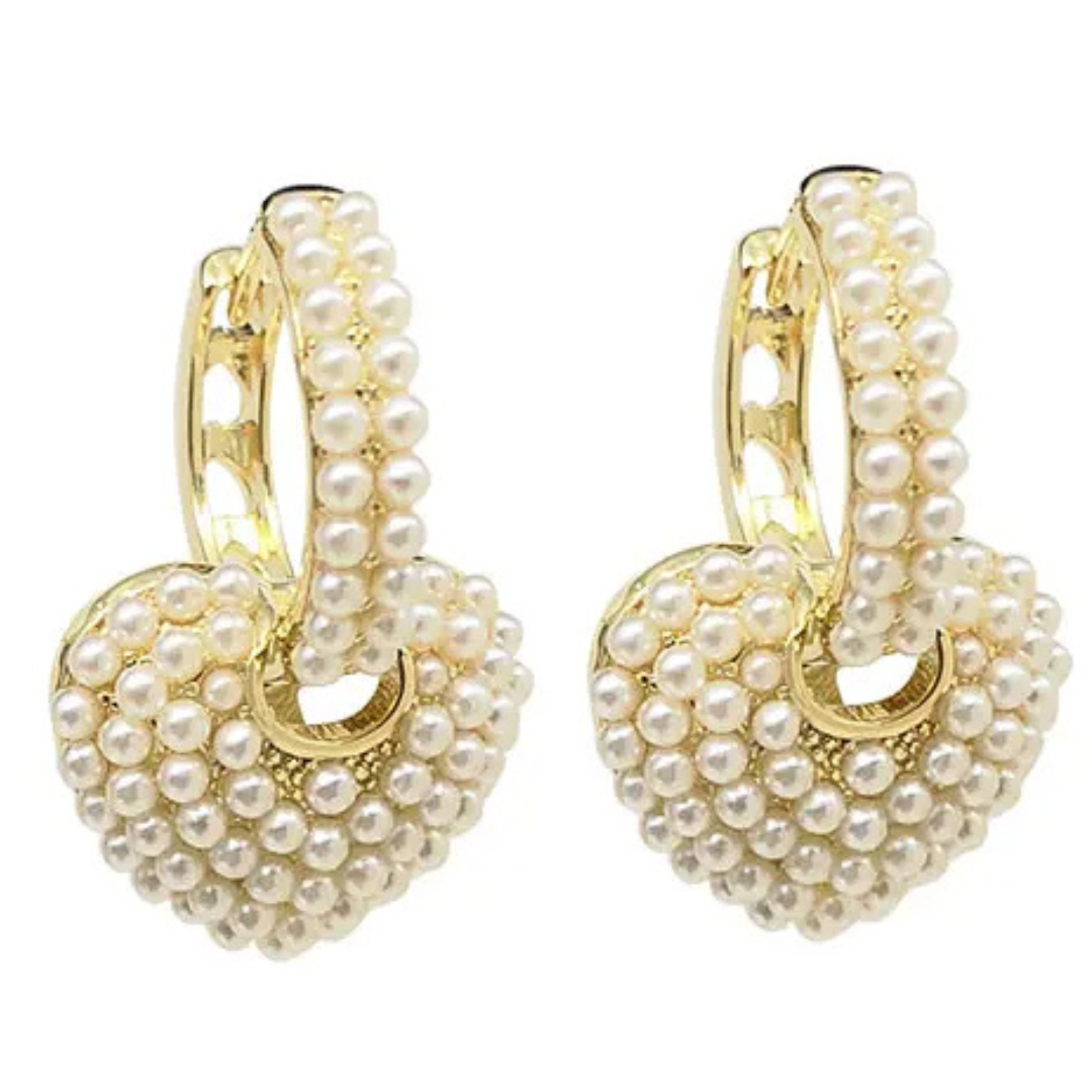 Brinco Coração de Pérolas Delicadas