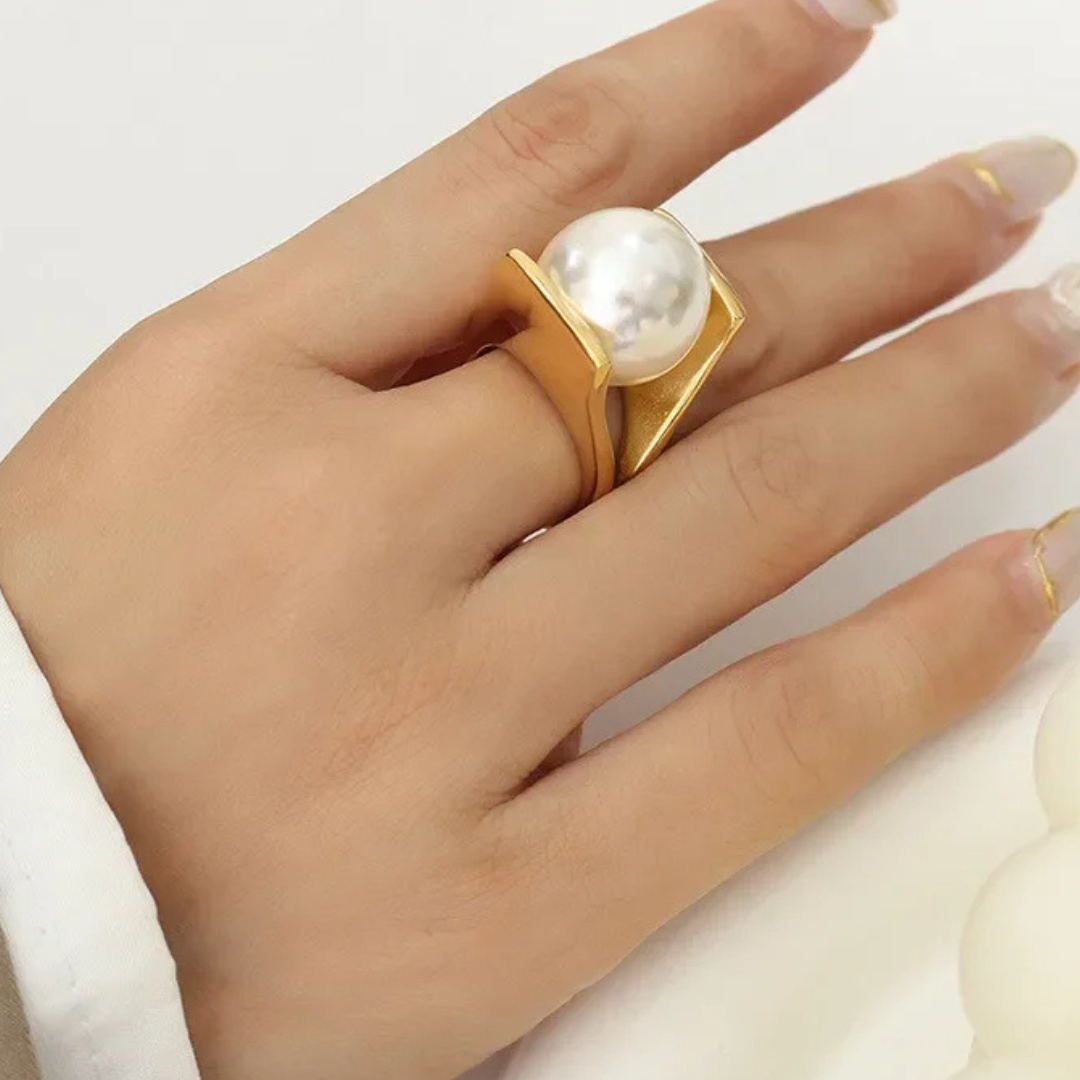 Anel Infinity Pérola Banhado a Ouro Real