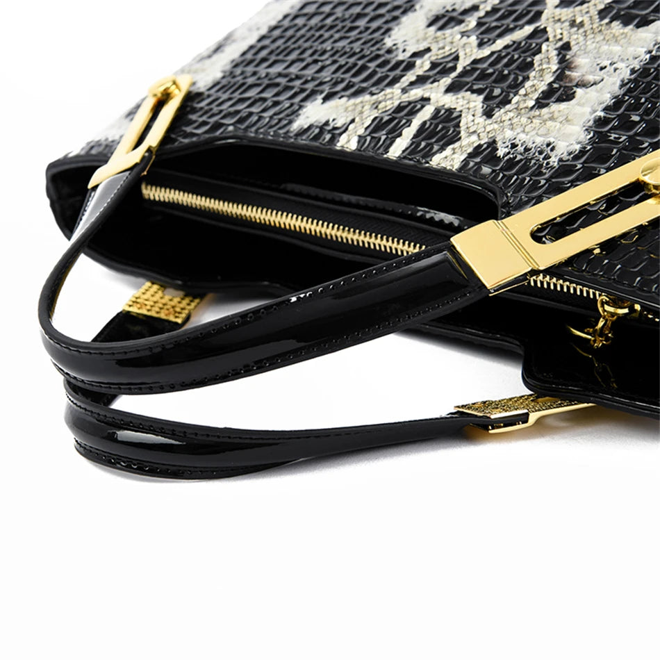 Bolsa Pythonia de Ombro e Crossbody Feminina